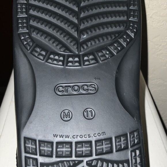 Crocs Classic Heart Print Sandals Men's Size 11 Flats Shoes NEW - Picture 10 of 12